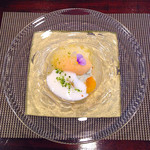 デセール ル コントワール - ピスタチオコースメニュー 〜グランデセール〜 黄色いフルーツとピスタチオ アプリコットパッション風味のソルベを添えて