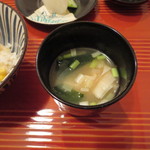 馳走なかむら - 湯葉と若芽の味噌汁