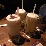 春水堂 - ドリンク写真:珍珠奶茶(TWD130)、珍珠紅豆鮮奶茶(TWD150)、いずれも中サイズ