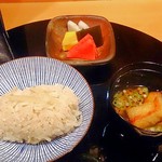衛藤 - 生姜ご飯、香物、お味噌汁