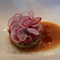 Jean-Georges Tokyo - 本マグロのタルタル　アボカド　ラディッシュ　ジンジャーマリナード