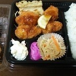 ファーストデリカぽん太 - カキフライ弁当(640円)と椎茸えび詰めフライ(240円)