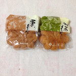 御菓子処 三河屋 - 栗と抹茶、抹茶もみじの生地がフワジュワでした