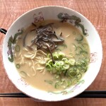 博多 金龍 - 料理写真:とんこつラーメン(チャーシュー・背脂抜き)