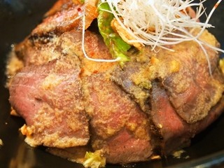 Teppangaryuu - お肉2種 合盛り重（ローストビーフ）