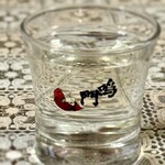 かかし - ドリンク写真:鳴門鯛グラスで鳴門鯛(700円/300ml)を呑む。