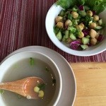 ラリーグラス - スープとサラダ。