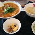 マルナカ中国麺飯食堂 - 担々麺セット