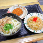 こがね製麺所 - 肉うどん、チャーハン、メンチカツ（2022.3）