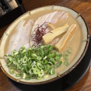 鶏白湯らーめん ちきんういんぐ_0