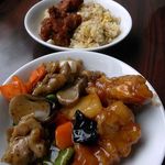 蜀味三国 - 【ﾊﾞｲｷﾝｸﾞ】酢豚と鶏肉の黒胡椒炒め、炒飯と鶏唐揚。