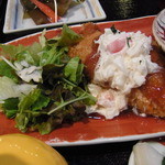 kafegyarari-yuzu - この日のメインは鶏肉のタルタル添え