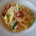 Pasta Pasta - サルシッチャとアスパラのカルボナーラ