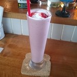 Pancafe ao - 期間限定いちごラッシー。