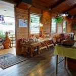 土一揆 - 店内　道路側の正面入口方面