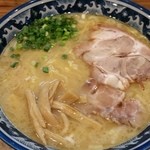 ラー麺 鎌倉家 - ランチ　とんこつラーメン500円