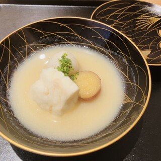 板前 まつもと - 料理写真:【写真②】白味噌の月見椀