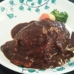 ソースをぜ～んぶ掛けていただきま～す。