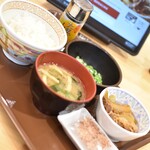 すき家 - 料理写真:牛まぜのっけ朝食・ごはんミニ(400円)2026年9月