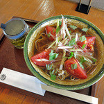 蕎麦 つづら - とまとの冷かけそば