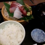 Marusa Suisan - 三種盛り定食