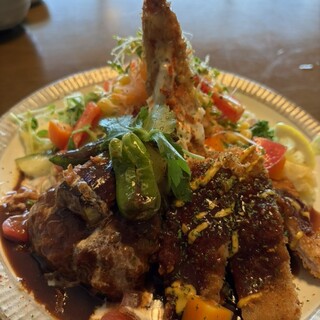 食堂とカフェ ピナータ_1