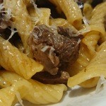 ビッレリア バブルクラフト - ホロホロ柔らか馬肉の赤身の旨味に、とろける揚げ茄子がからむ