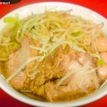ラーメン二郎 - 小ラーメン+うずらの卵 「ニンニク」(800円) 2015/05