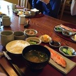 山荘 奈川倶楽部 - ご飯も、味噌汁もお代わり自由で、全員両方お代わりしました。