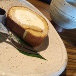 ルポ・デ・ミディ　 - 蜂蜜のロールケーキとケニアコーヒー