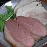 麺や而今 - ミックスチャーシュー(2015/5)