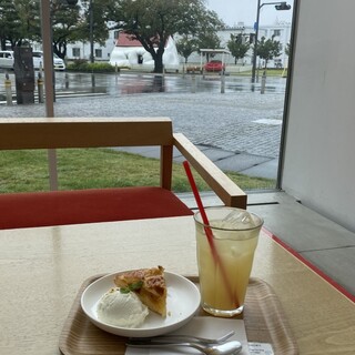 カフェ&ショップ cube_1
