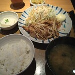 やよい軒 - 料理写真:しょうが焼き定食 890円