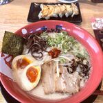 ラーメン まこと屋 - 料理写真:煮卵牛白湯＆焼餃子