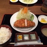 加藤牛肉店シブツウ - ロース定食（1,350円）
