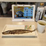 魚べい - 料理写真:秋刀魚の塩焼き　回転寿司でコレが出るとは！