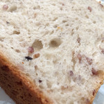 パン・ドゥ・マルシェ - 発芽玄米と黒豆玄米の食パン(1本￥552)断面図