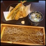 YAMABUKI - 蕎麦膳
                      パワーフードの戸隠手打ち蕎麦
                      旬の小鉢、当店オリジナルのつぶ蕎麦まんじゅう付
                      