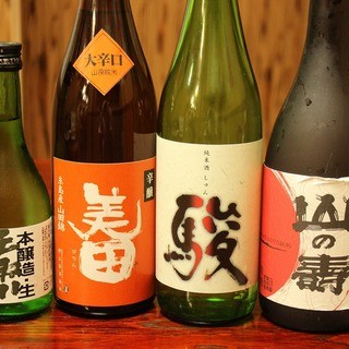 We also have a variety of Fukuoka local sake!