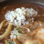 丸岡うどん - 丸岡うどん・天かすを入れてまろやかに