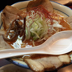 らーめん 千太 - 辛味噌+チャーシュー
      辛さ、普通