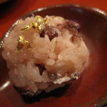 金粉のかかった赤飯