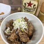 なんどき屋 - 名物肉豆腐750円　赤星650円