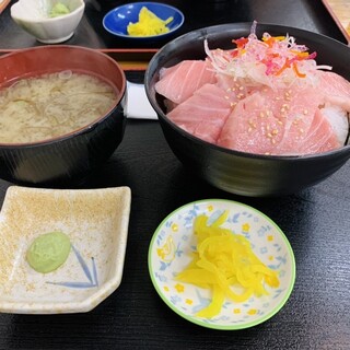 みなと市場 小松鮪専門店_1