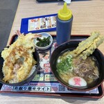 資さんうどん - 料理写真: