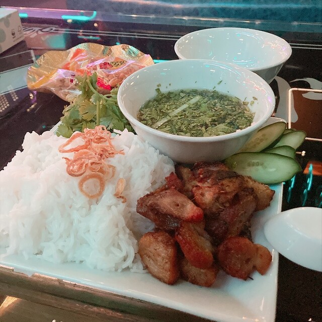 CẬU MỆ NHẬU