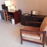 ヴィラ・デル・ソル - (2015/5)本日は1階の部屋でした。アンティークな家具が置かれています。