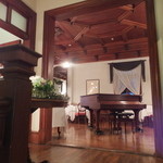 ヴィラ・デル・ソル - (2015/5)南葵文庫の階段を上るとレストランの入口。感動の一瞬！