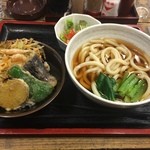 府中 武蔵野うどん - 「白海老かき揚げ丼」と「かけ」のランチセット。