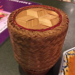 タイランド - レッドカレーのルーだけ余ってしまったので、餅米追加です。